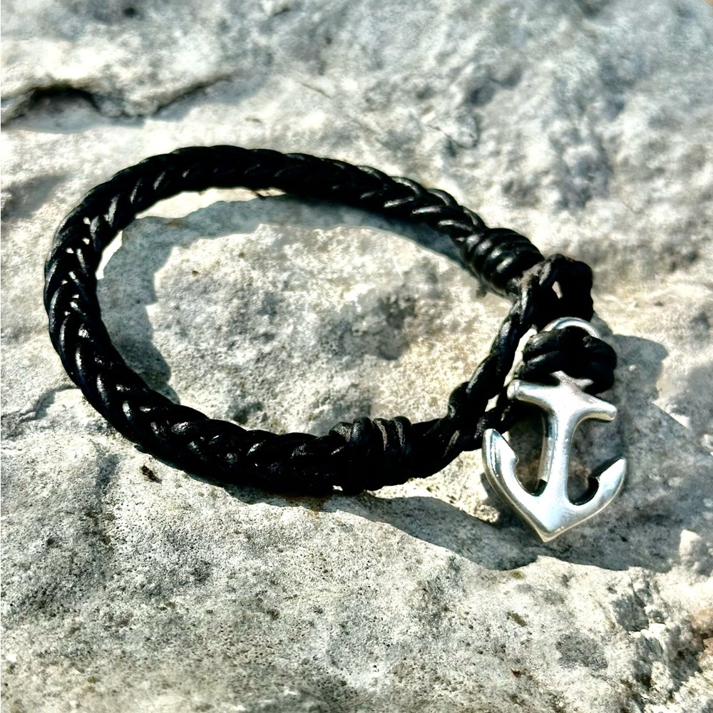 Retired James Avery black braided leatheranchor bracelet. With wooden box.